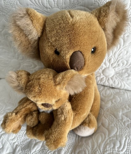 Carousel by Guy 11 inch Mama and Baby Koala Hugging Plush - Picture 2 of 21