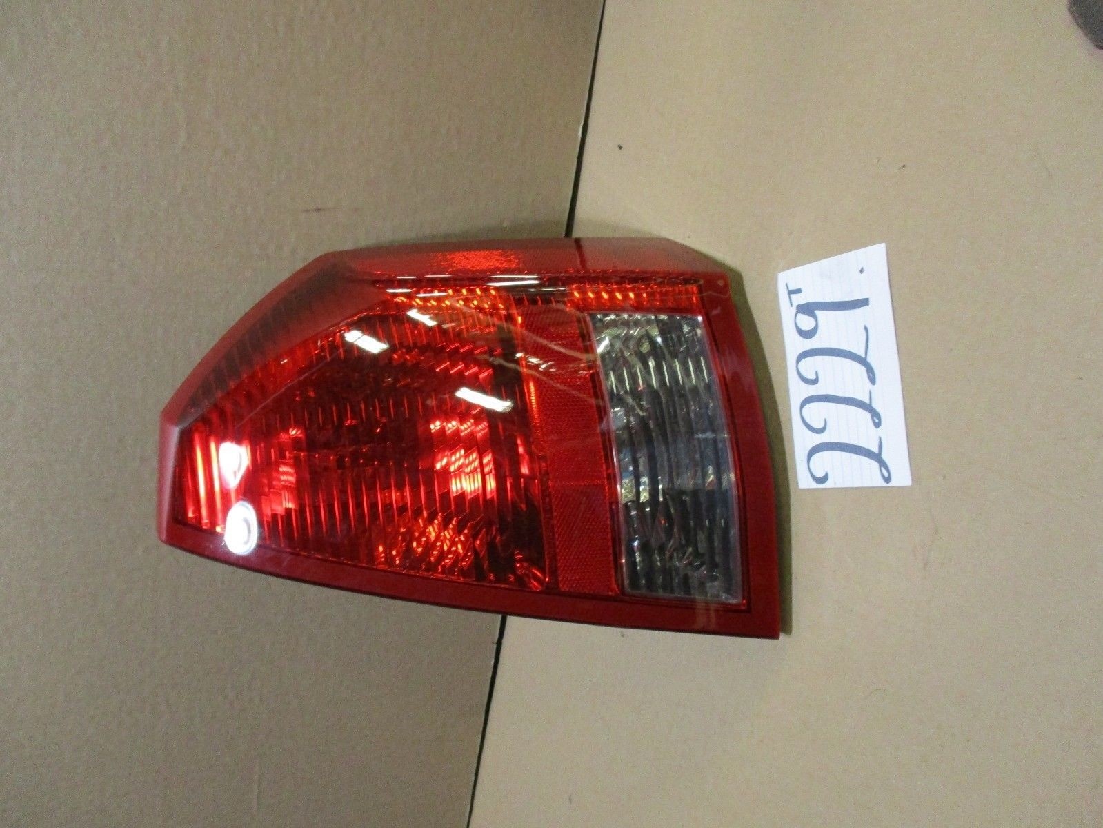 05 06 07 Chrysler 300 PASSENGER Side Tail Light Used Rear Lamp #2229-T 