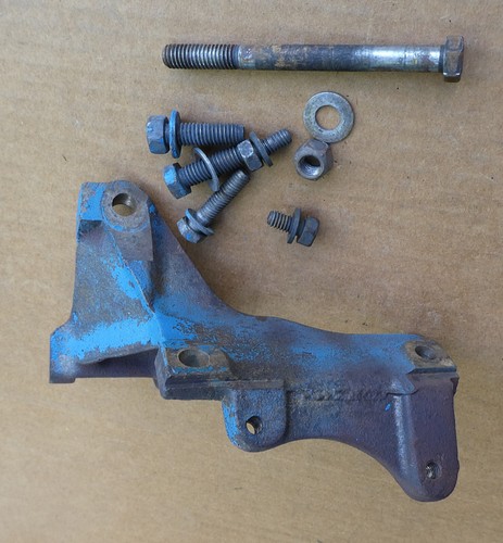 1973 CHRYSLER DODGE DART PLYMOUTH VALIANT 225 Slant Six Alternator Bracket - Picture 5 of 6