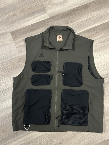 Nike ACG Vest, Cargo Khaki Black, Size Large - Preowned