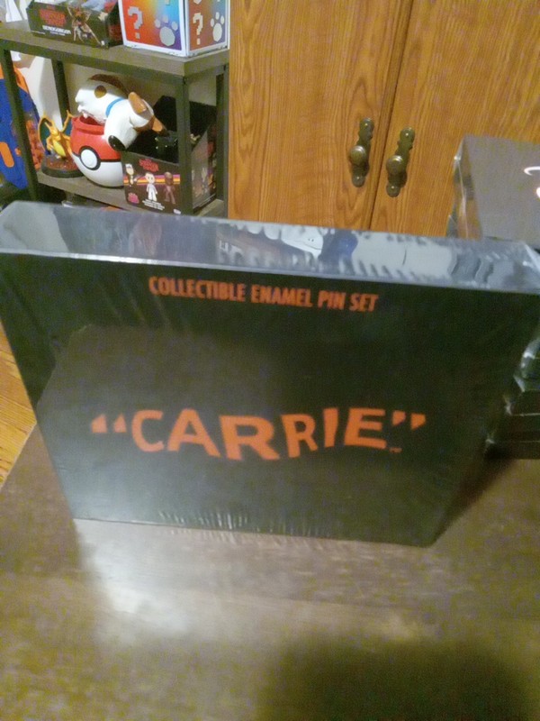 CARRIE (1976) Collectible Enamel Pin Set Scream Factory Gutter Garbs - SEALED