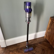Dyson V10 Cyclone Animal Cordless Vacuum Cleaner. Tested & working