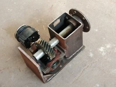 Unbranded worm gear reducer with clutch/brake, splined flange output, as shown
