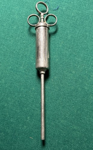 Vintage Metal Syringe Veterinarian Farm Use Giving Meds Or Irrigation 3 Ring 13”