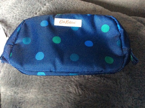 BNWT New Cath Kidston Make-Up Case & Mirror - Power Spot Navy 16.5x10.5x5cm - Picture 2 of 5