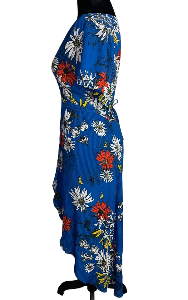 Vestido midi Everly azul floral envolvente de imitación manga corta dobladillo alto bajo talla XS Foto 2 de 4
