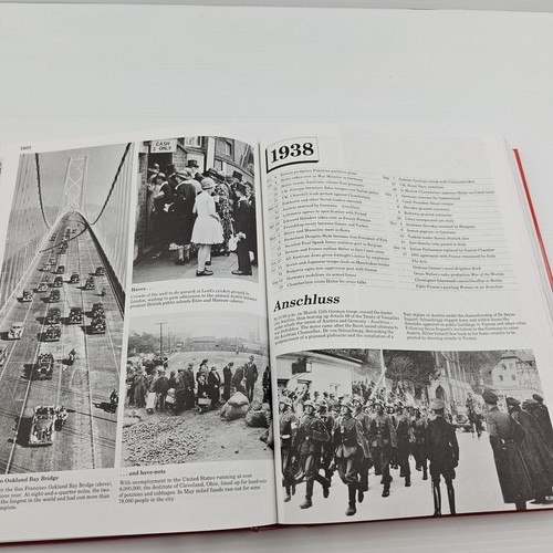 The Hamlyn Pictorial History of The 20th Century (HC 1995) - Picture 10 of 13