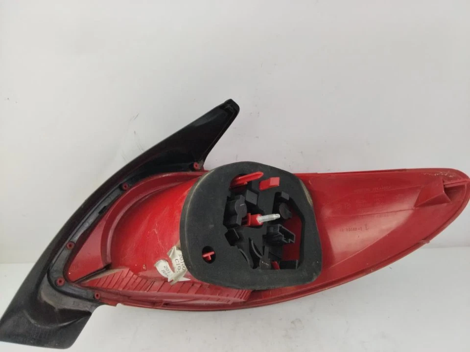 11-8058B Piloto Trasero Izquierdo para PEUGEOT 206 X-Line 2002 1741223 - Imagen 4 de 4