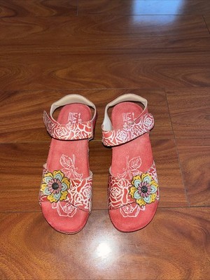 NEW L'Artiste Spring Step Laisis Red Leather Flower Wedge Sandals EU 36 US 5.5-6