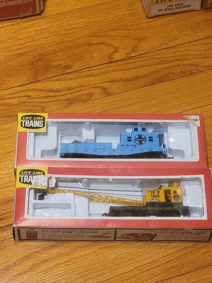 Life Like HO Scale Santa Fe Maintenance Search Light Baltimore Ohio Crane Car - Image 2 of 4