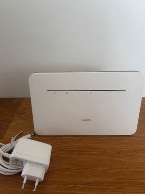 Huawei B535-235 4G LTE CAT7 AC1200 Dualband WLAN Router