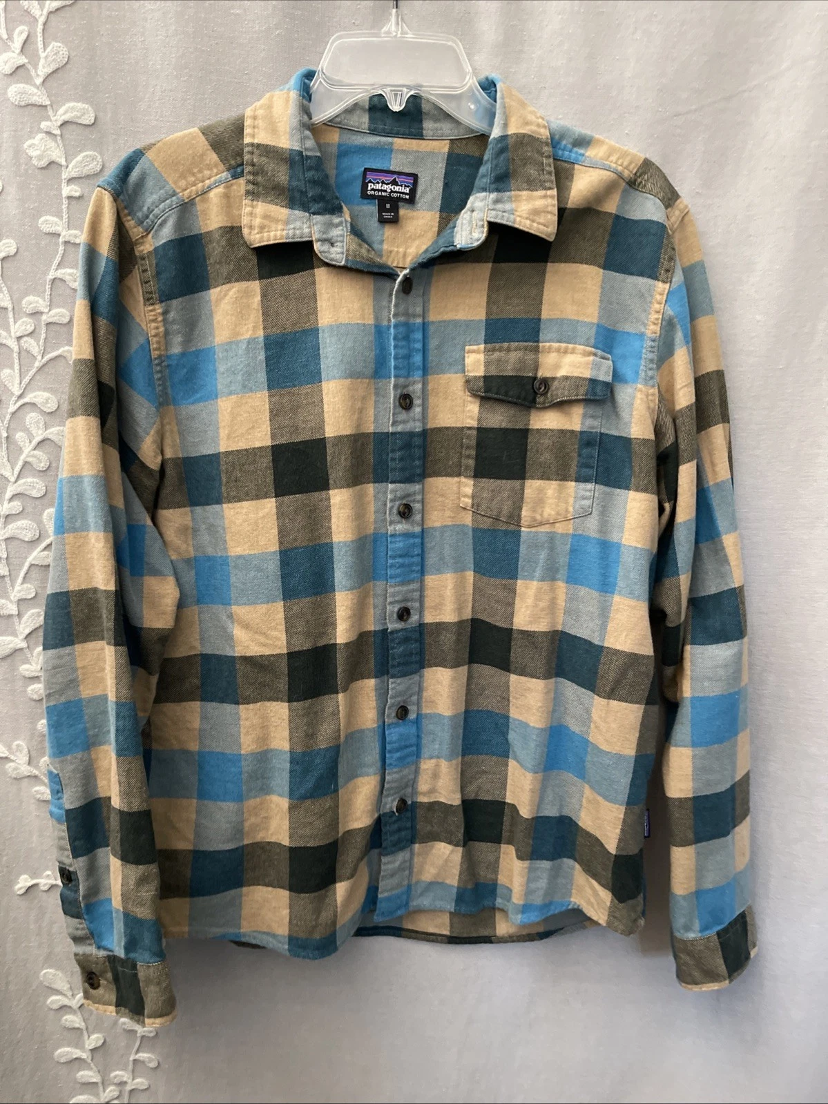 Patagonia Flannel Button Front Shirt Blue/ Beige Plaid Mens M Outdoors Organic