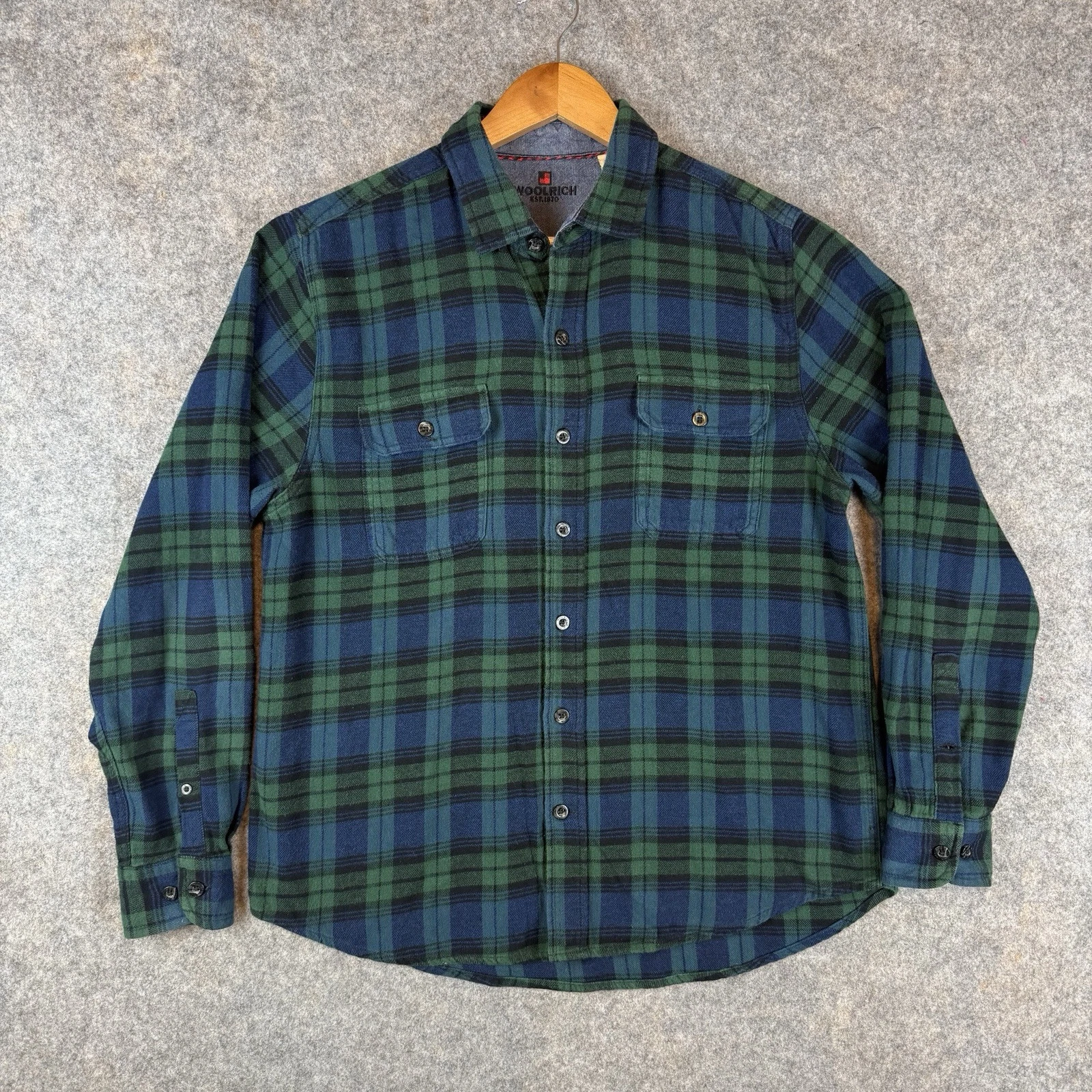 Woolrich Shirt Mens Medium Green Plaid Flannel Outdoors Work Wear Lumberjack