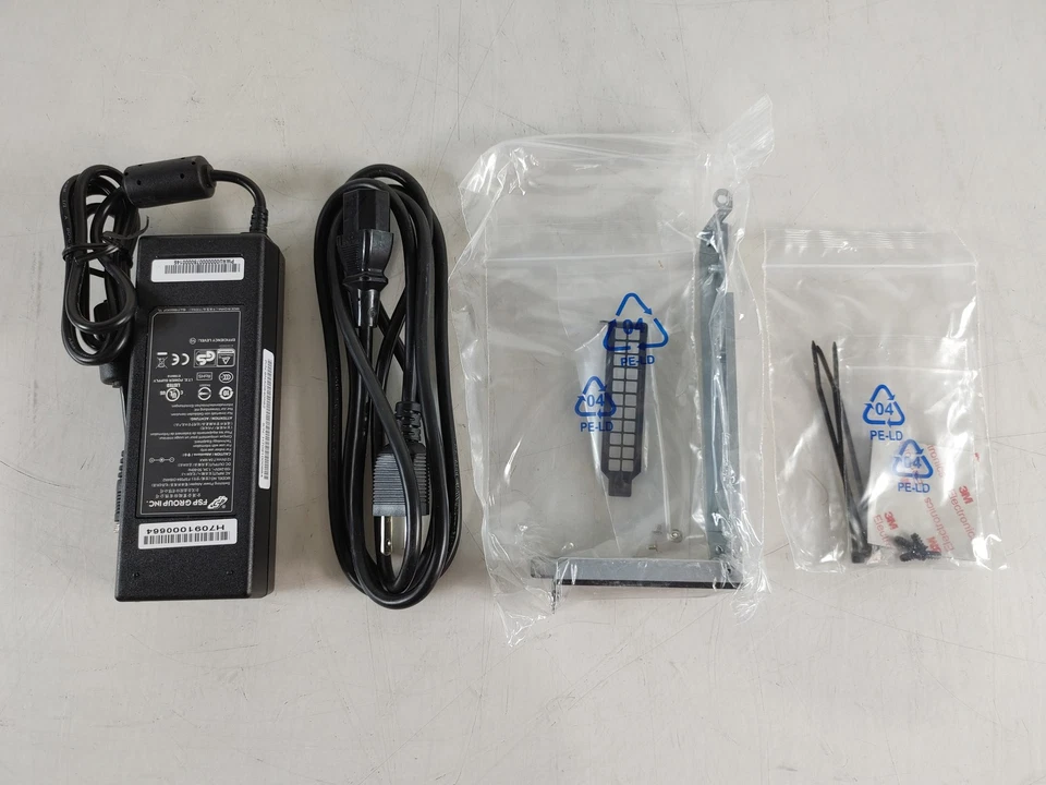 Servidor SuperMicro SuperServer SYS-E300-8D 2,20 GHz Intel Xeon D-1518 16 GB DDR4 Foto 3 de 4