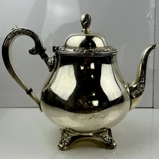 Oneida Vintage Silverplated Footed And Lidded Coffee Or Tea Pot 8.5” Tall