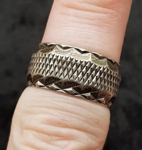 Old Vintage Sterling 925 Silver Patterned Cigar Band Ring. UK Size N 1/2