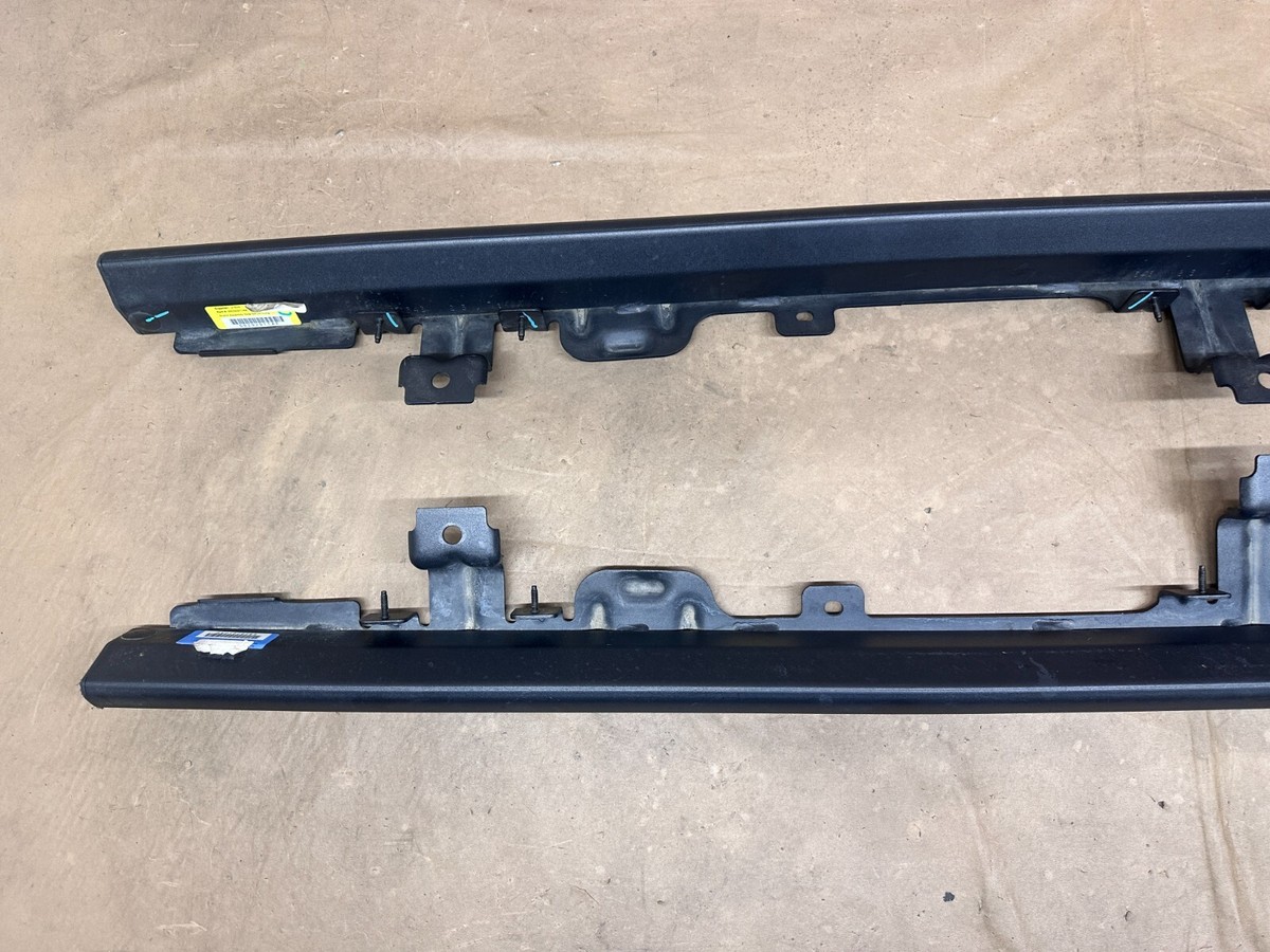 Mint or NEW OEM Jeep Wrangler Rubicon JL RUNNING BOARD ROCK RAILS