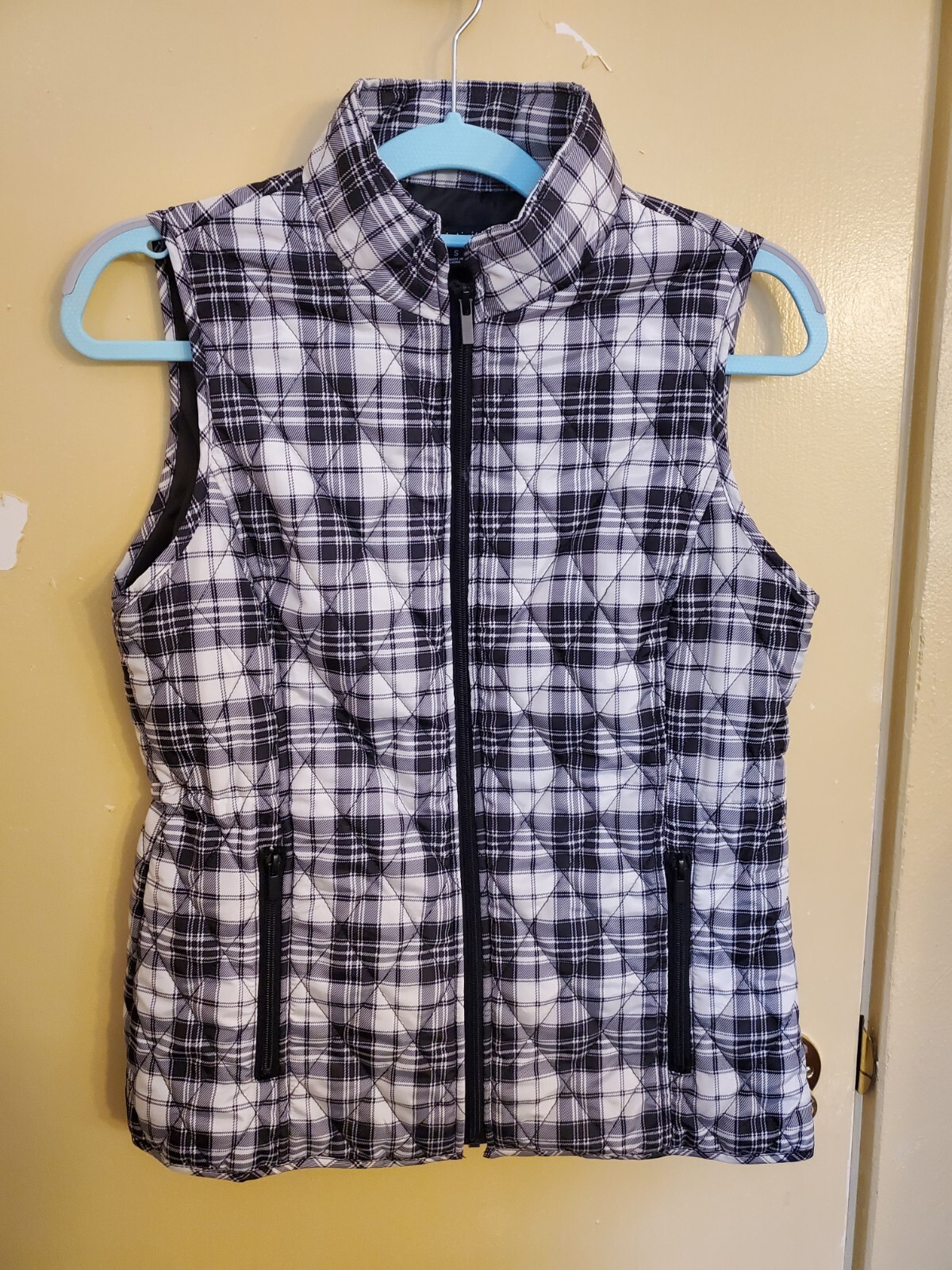Relativity Plaid Full Zip Lightweight Puffer Vest… - image 1