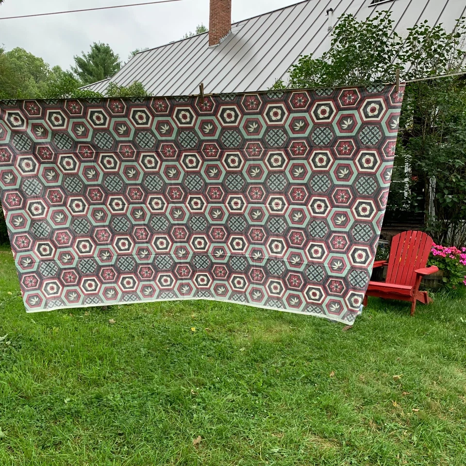 New Quilt Gate Fabric 2 yds Cotton Japanese Floral Hexagons Japan Excellent - Image 4 of 4