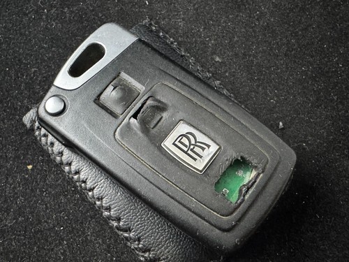 Genuine Rolls Royce Fob with Remote and Metal Key (Pre-Owned) - Picture 2 of 12