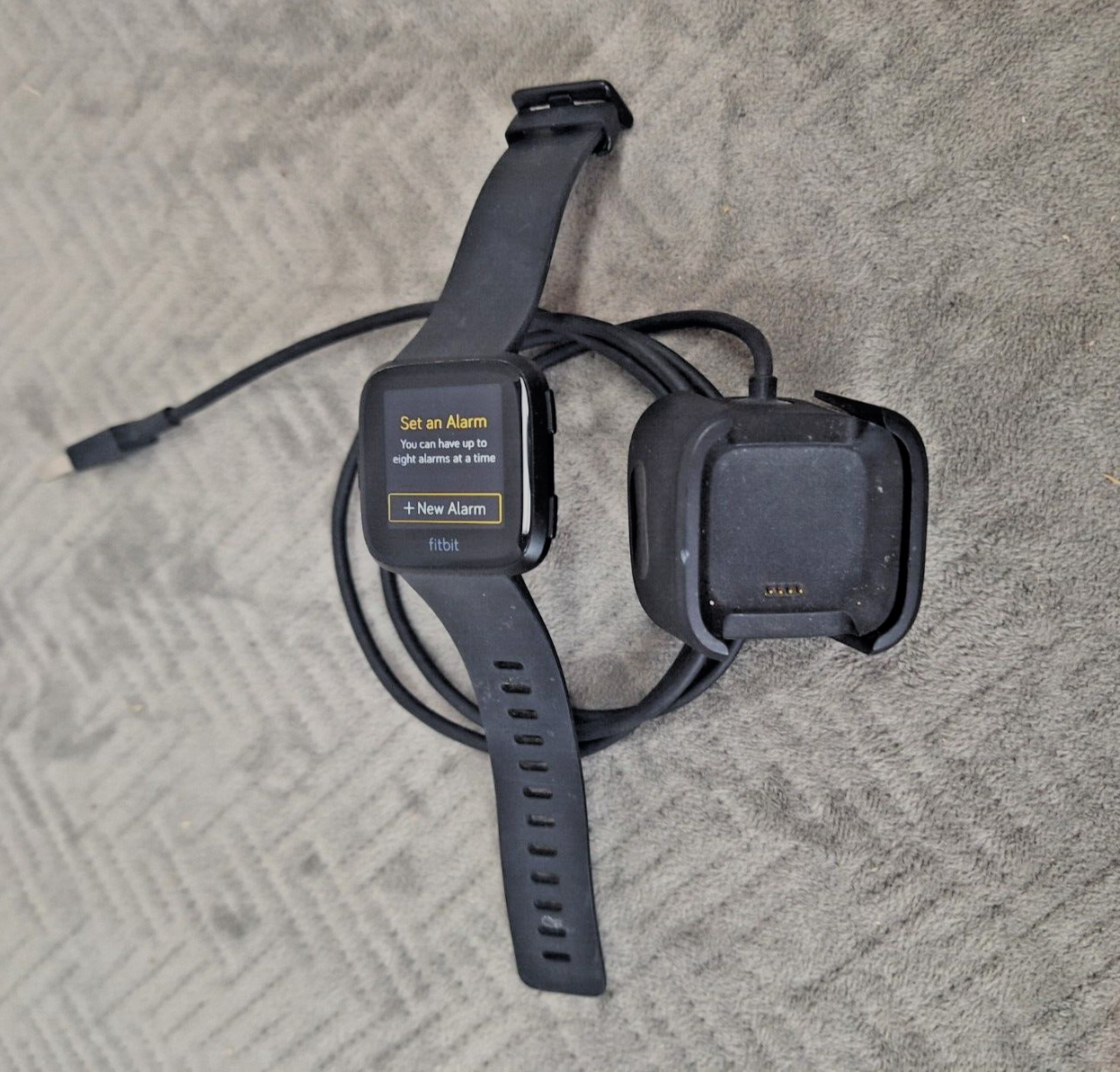 Fitbit Versa FB504 Smartwatch with Bluetooth Fitness Tracking in Black-image