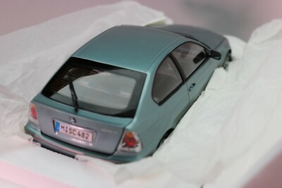 Kyosho BMW Collection 1/18 - 325ti Métal Gris Bleu, Modèle ZE034, état Comme Neuf