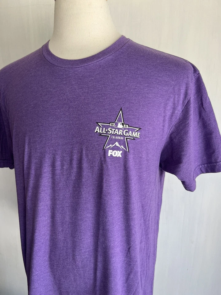 MLB ALL-STAR GAME (2021) Camiseta Oficial Colorado FOX TV BROADCAST CREW GRANDE Foto 2 de 4