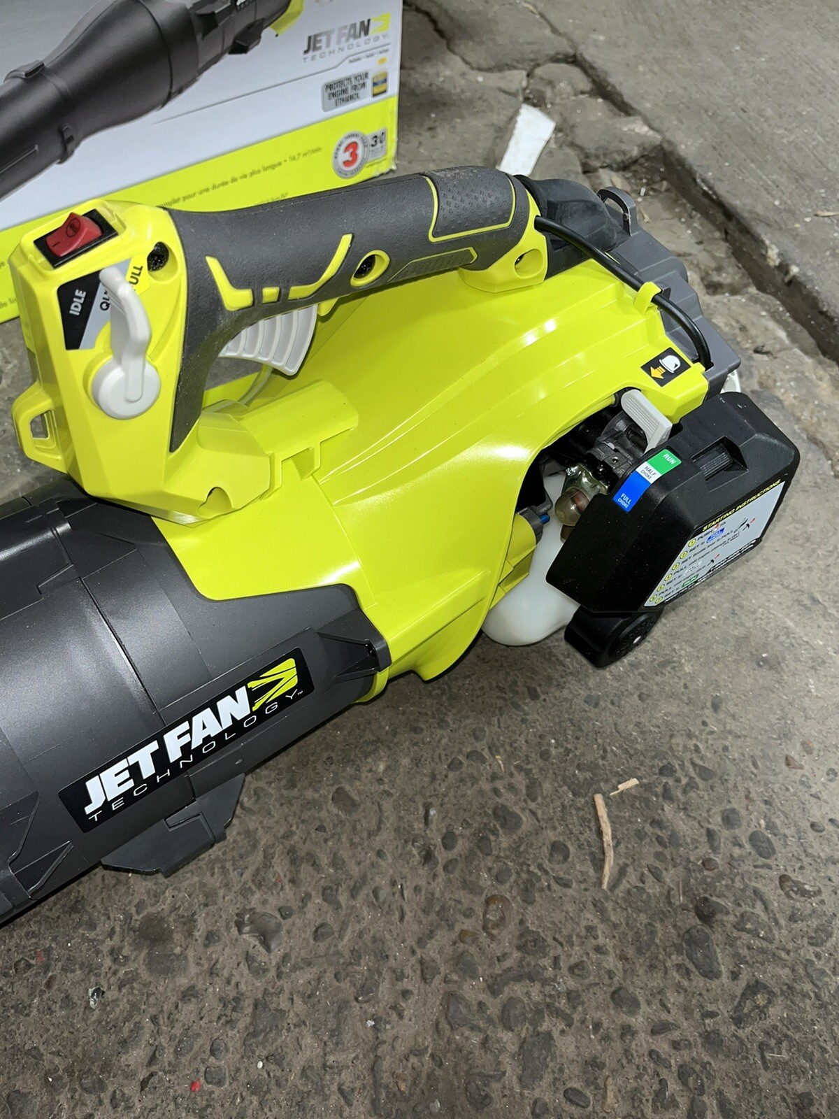 NEW Ryobi 160 MPH 520 CFM 25cc Gas Jet Fan Blower RY25AXB RETIAL new-ryobi-160-mph-520-cfm-25cc-gas-jet-fan-blower-ry25axb-retial