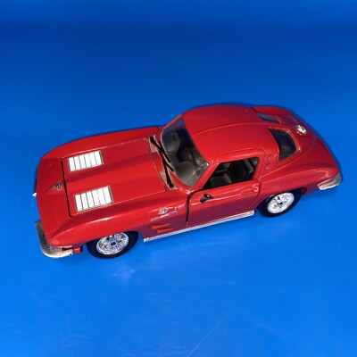 Revell 1963 Chevrolet Corvette Stingray Split Window Coupe 1:24 Diecast