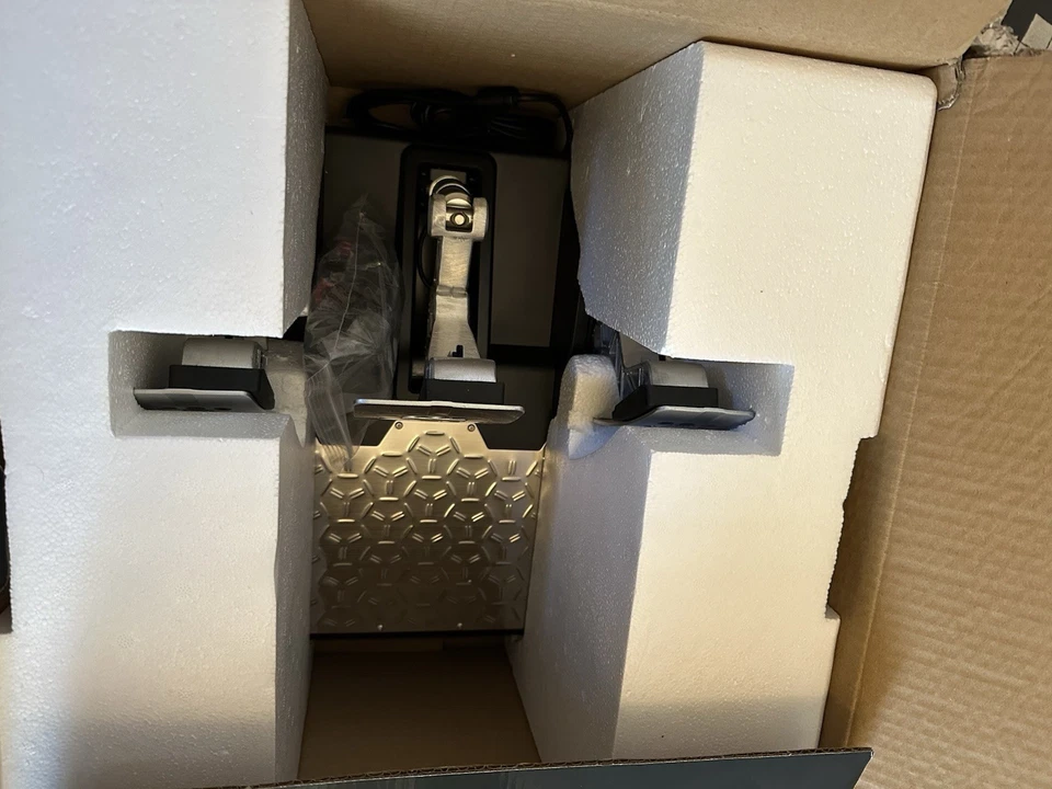 Thrustmaster T-LCM Pedals Magnetic Pedal Set Load Cell Sensor PS4 Xbox PC - Image 4 of 4