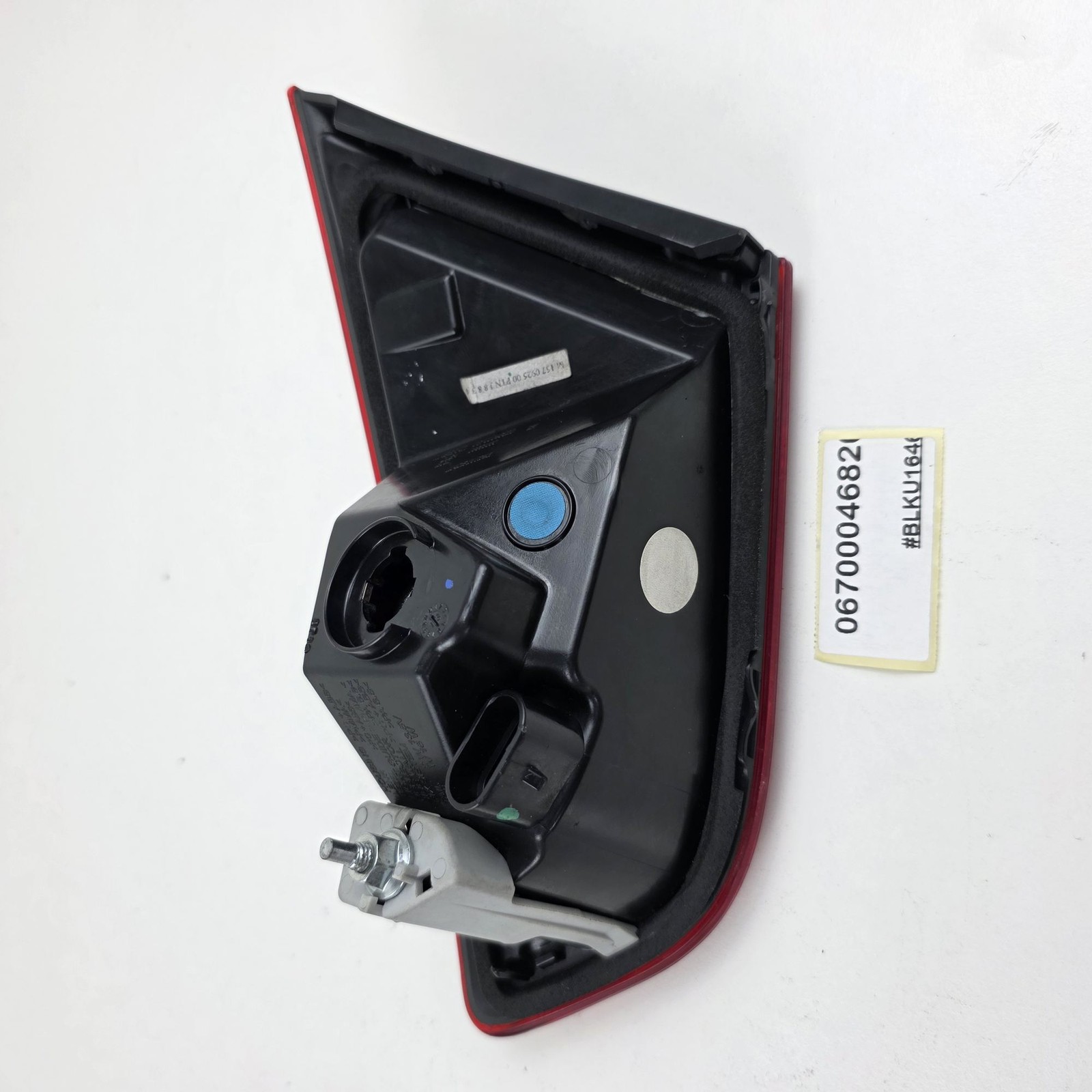 2014-2018 Maserati Ghibli REAR LEFT INNER TAILLIGHT 06700046820