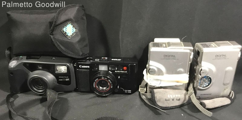 Lot of 4 Cameras PARTS ONLY