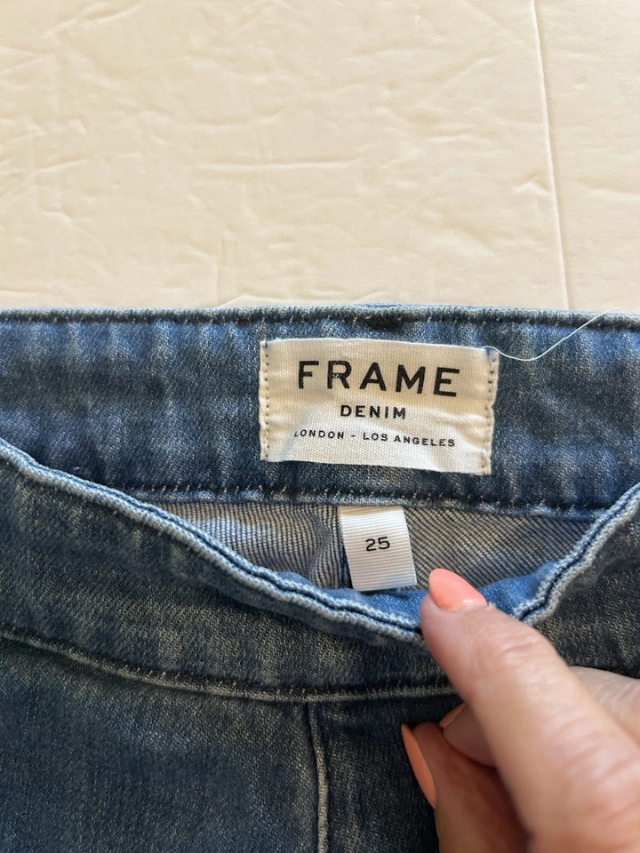 Pantalones de mezclilla acampanados recortados de tiro alto talla 25 con marco frente plano lavado medio boho Foto 4 de 4