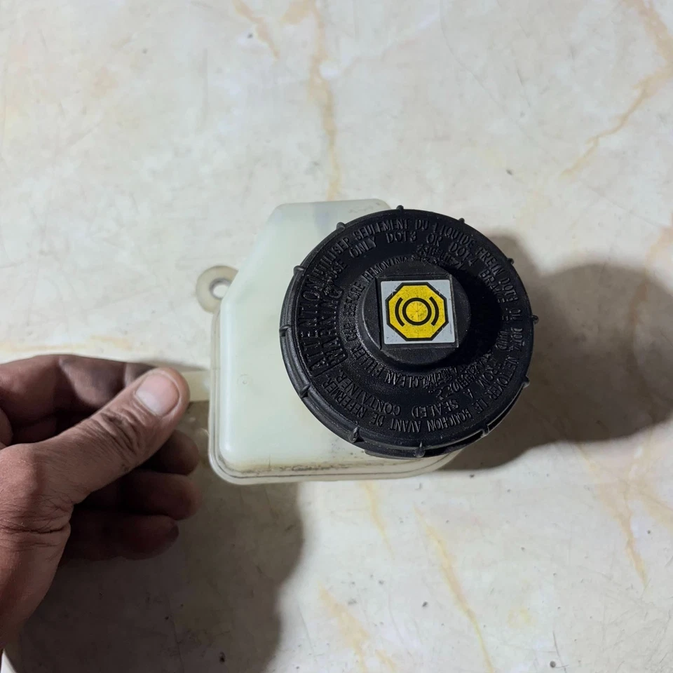 Cilindro de freno maestro Honda CR-Z CRZ 2011 genuino OEM Foto 4 de 4