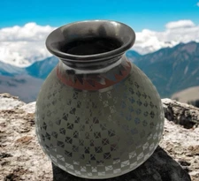 Mata Ortiz Velia Reyes Blackware Etched Vase w/ Colored Accents Pottery Mexican