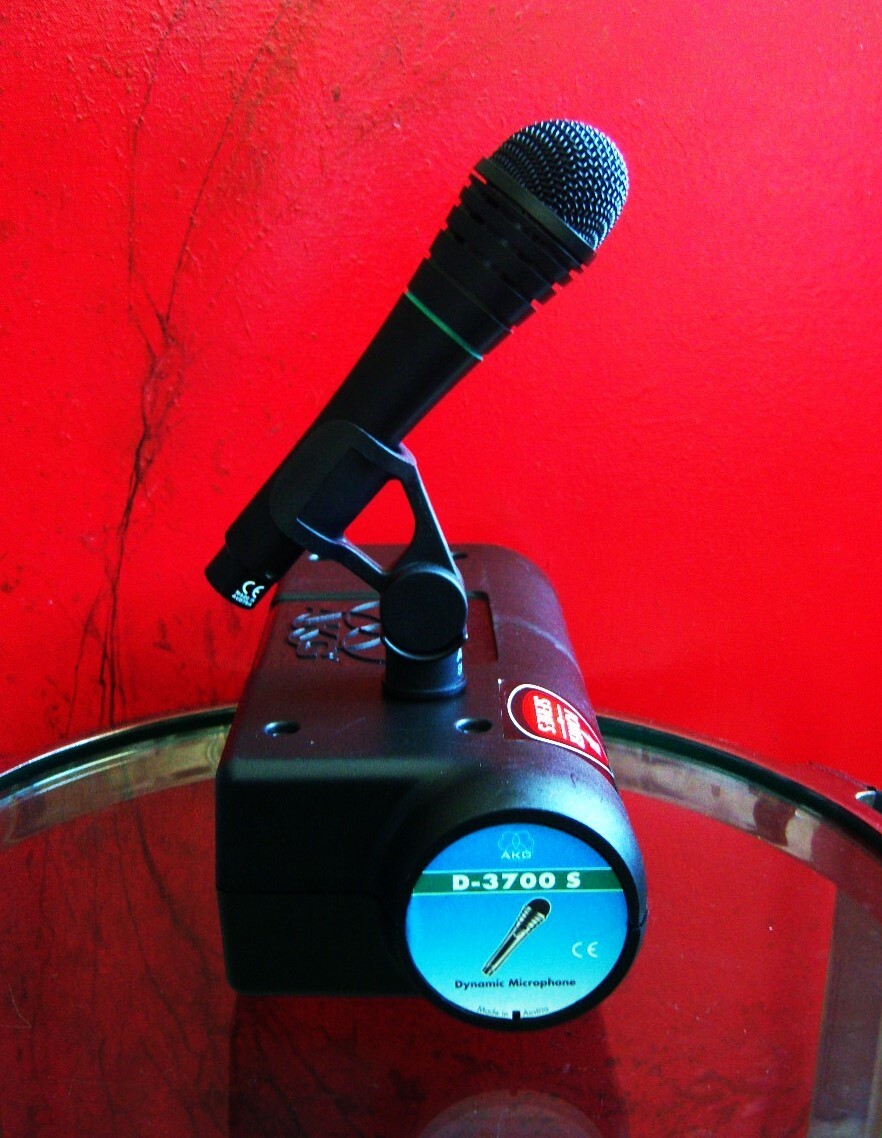 Vintage 1990's AKG D3700S Dynamic cardioid microphone w