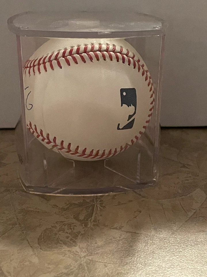 ¡Béisbol firmado por Jonathan Schoop con vitrina UV! ¡Béisbol firmado GTP!🔥⚾️ Foto 4 de 4