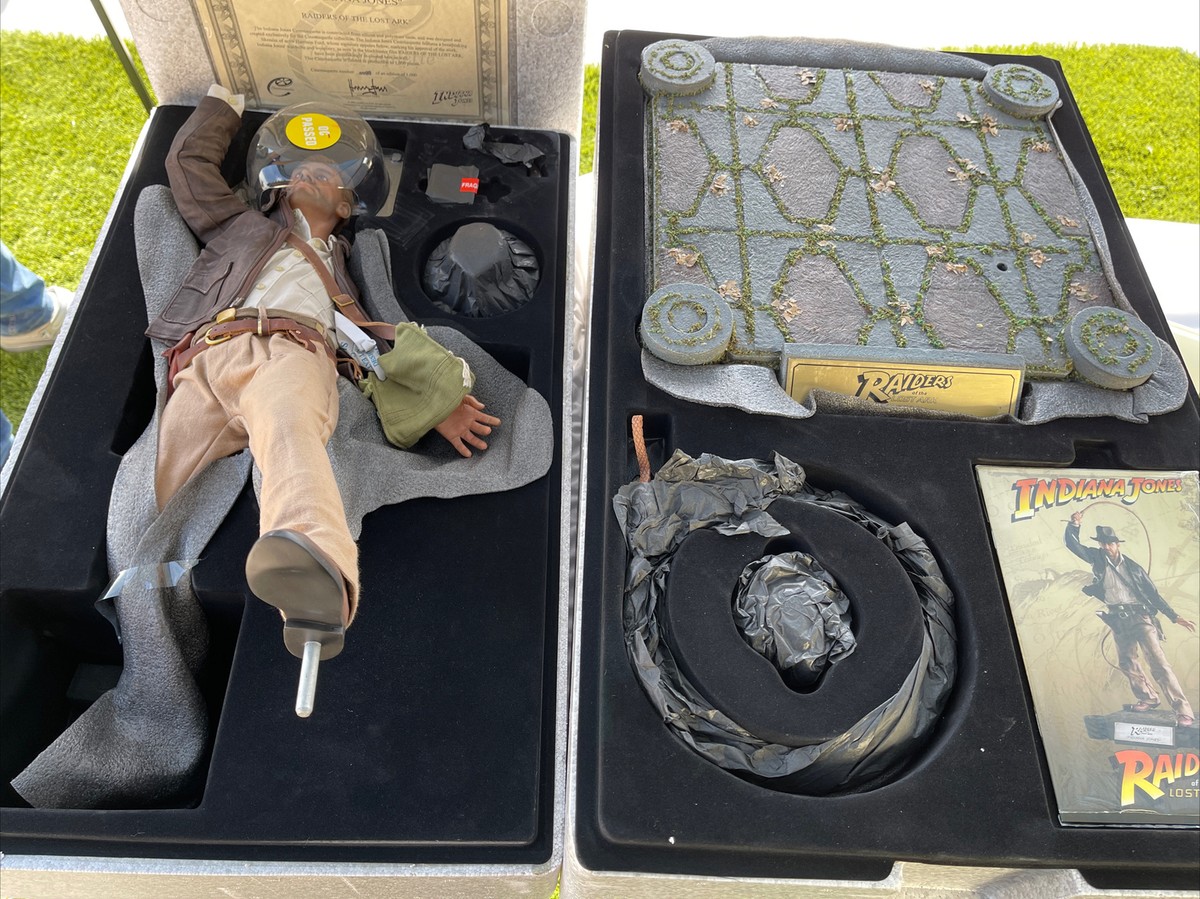CINEMAQUETTE RAIDERS OF THE LOST ARK INDIANA JONES 1/3 STATUE #83