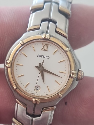Two Seiko Womens Watches Black Dial An White Dial Two Toned 7N82-0228 V7826E70 - Picture 6 of 12