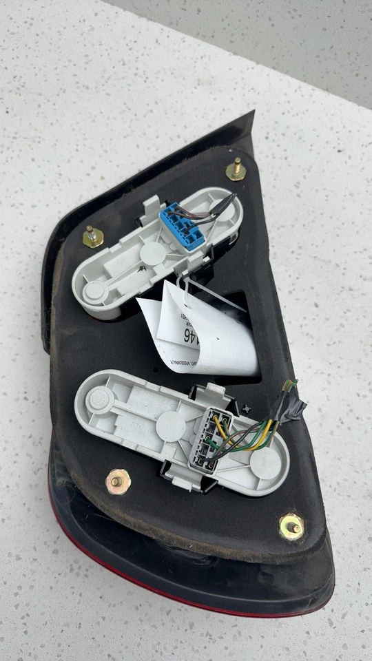 2000-2004 VOLVO 40 SERIES Right Tail Light Assembly B368-6 - Image 4 of 4