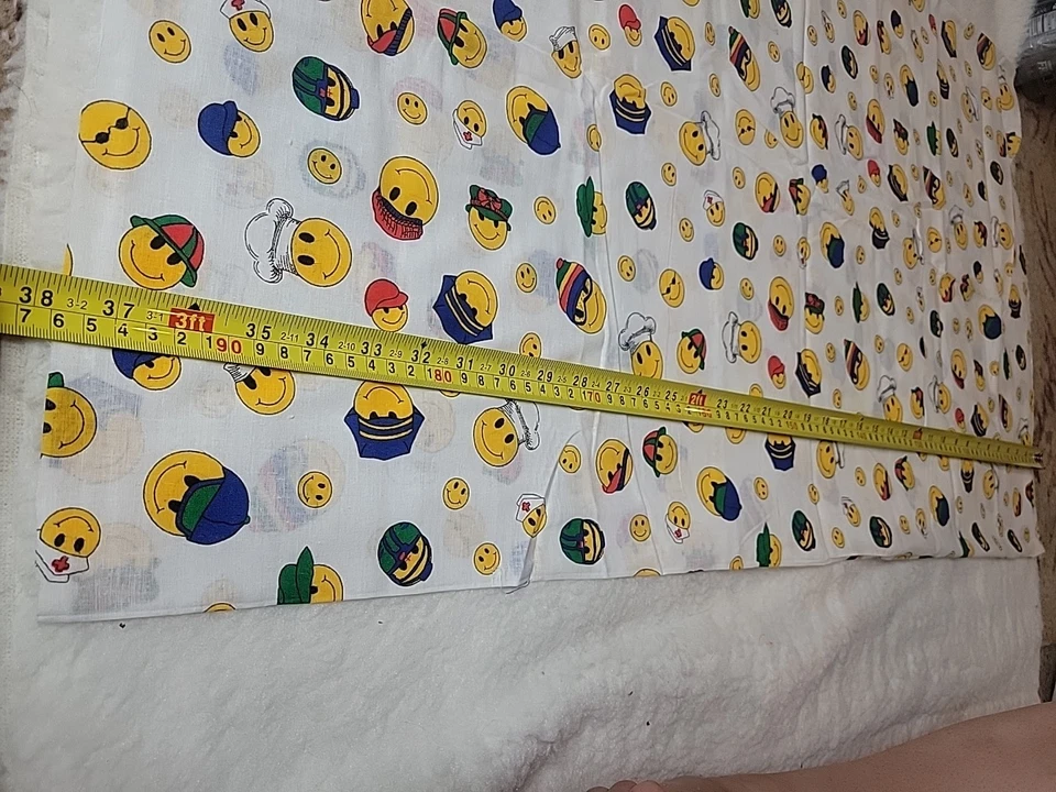 Antigo Colorido SMILEY FACE OCUPATIONS Chef Polícia Cowboy Marinheiro Tecido de Algodão 1YD - Imagem 4 de 4