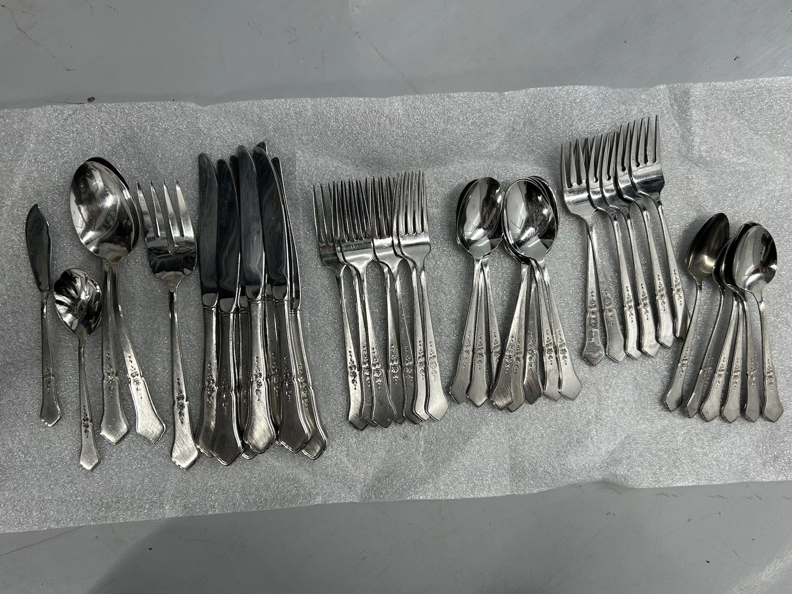 Oneida Stainless Morning Blossom Flatware Antique Vintage 39 Piece Set