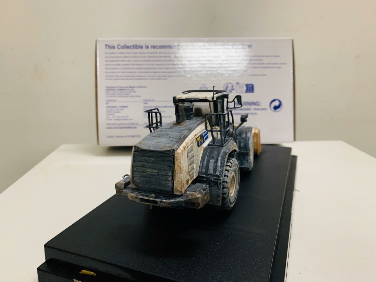 Komatsu WA475-10 Wheel Loader White Muddy Edition 1/50