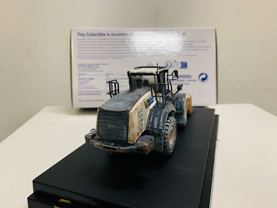 Komatsu WA475-10 Wheel Loader White Muddy Edition 1/50