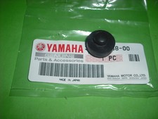 @ Yamaha XT600 XT 43F TT600 TT350 TT 36A 59X 3SW Seitendeckel Gummi / Auspuff