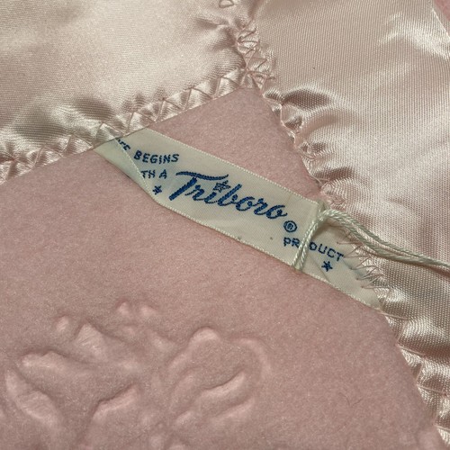 Manta Bebé De Colección Triboro Rosa Hecha en EE. UU. Borde Satén Múltiples Patrones - Imagen 10 de 11