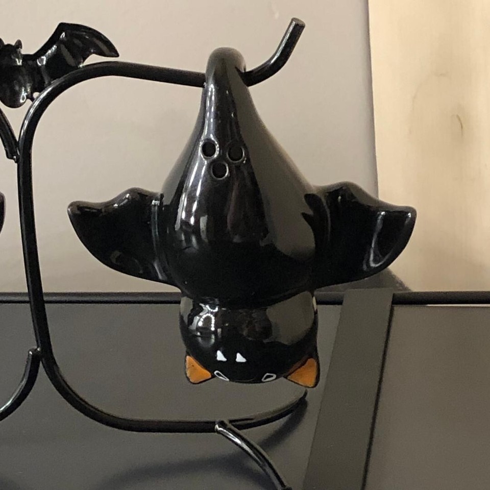Cracker Barrel Halloween HANGING BATS Salt & Pepper Shakers 2024 3 PC