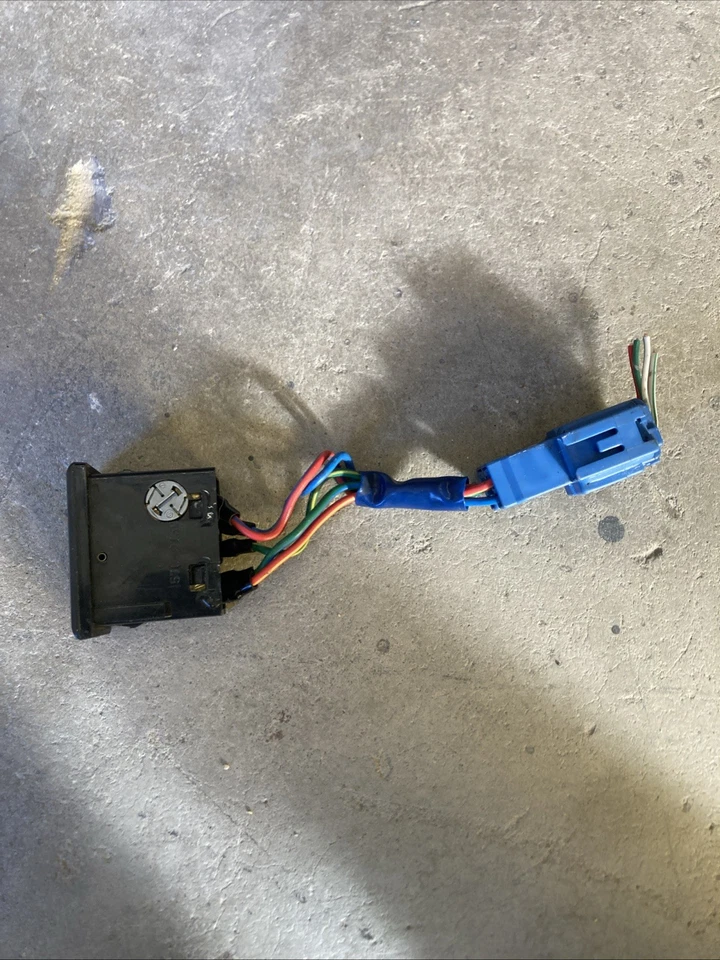 1992-1995 Toyota 4Runner задняя дверь окно вверх и вниз переключатель 181454 (синий штекер) - Изображение 4 из 4