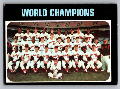 1971 TOPPS #1 BALTIMORE ORIOLES TEAM CARD W/FRANK & BROOKS ROBINSON/JIM PALMER