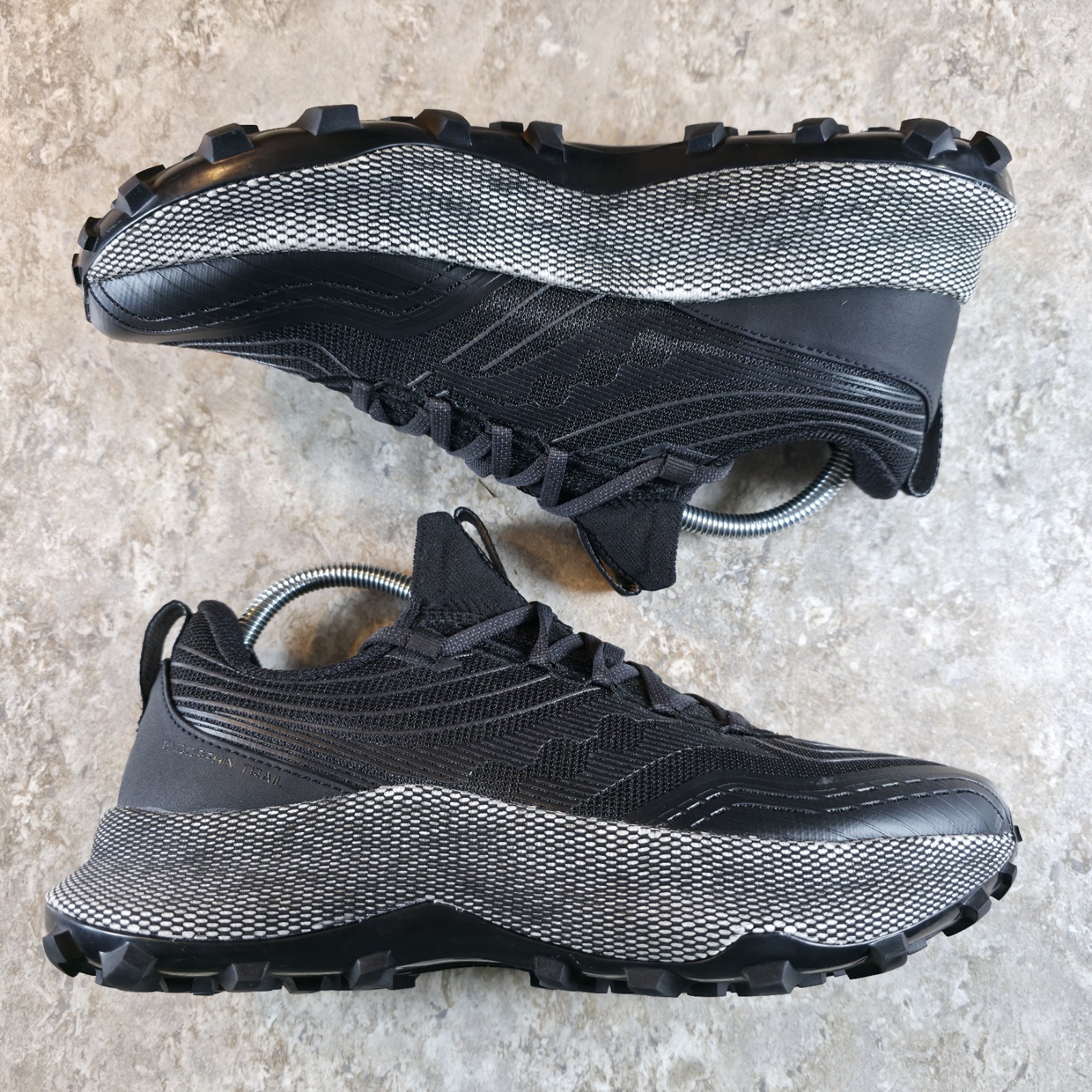 Saucony Mens Endorphin Trail Black Gravel Running Shoes S20647-10 Size 8 New thumbnail 3